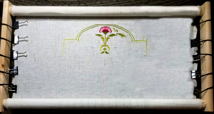 Less Bitching, More Stitching! - A Fiber Arts Blog: Product Review/Free  Giveaway - Q-Snap Frame for Needlework